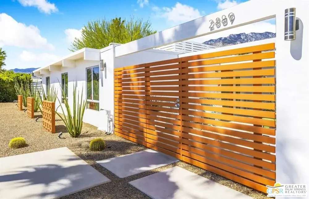 2889 Davis Way Palm Springs, CA 92262