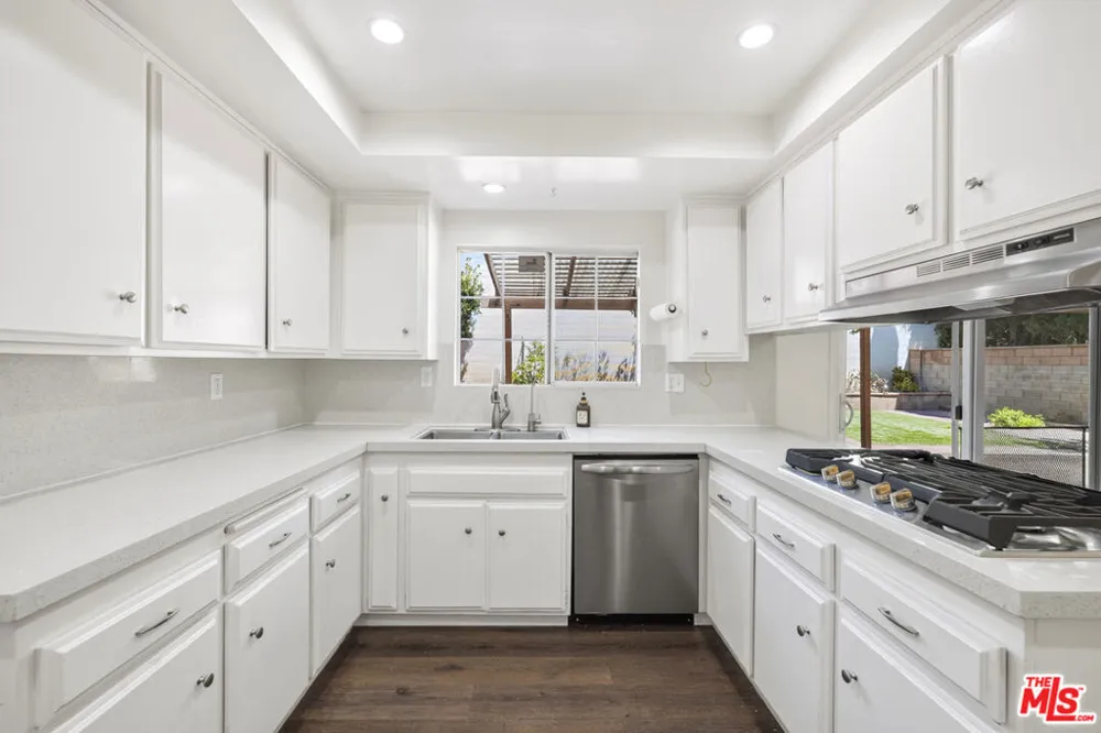 6741 Buffalo Avenue Valley Glen, CA 91401