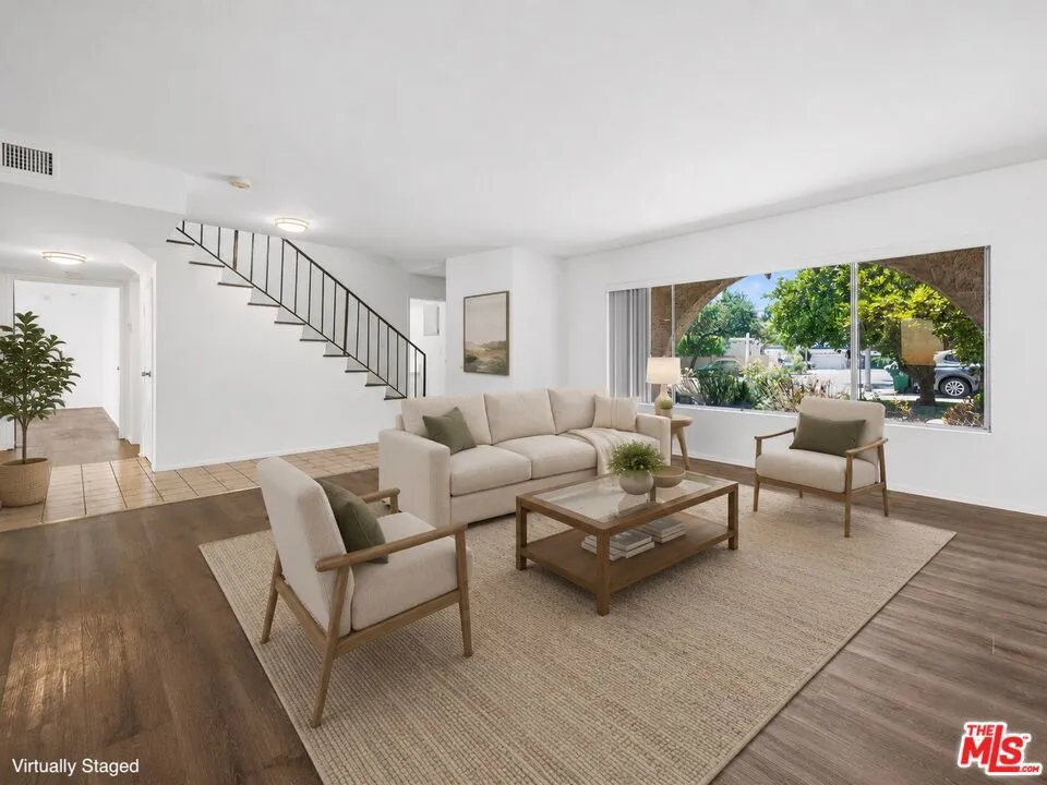 6741 Buffalo Avenue Valley Glen, CA 91401
