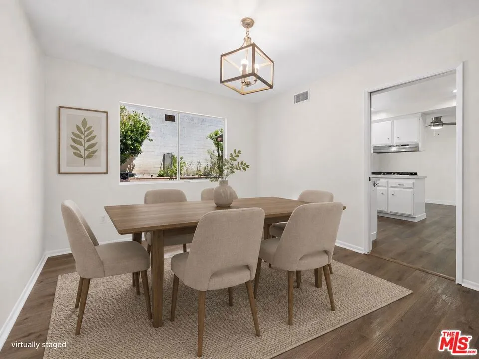 6741 Buffalo Avenue Valley Glen, CA 91401