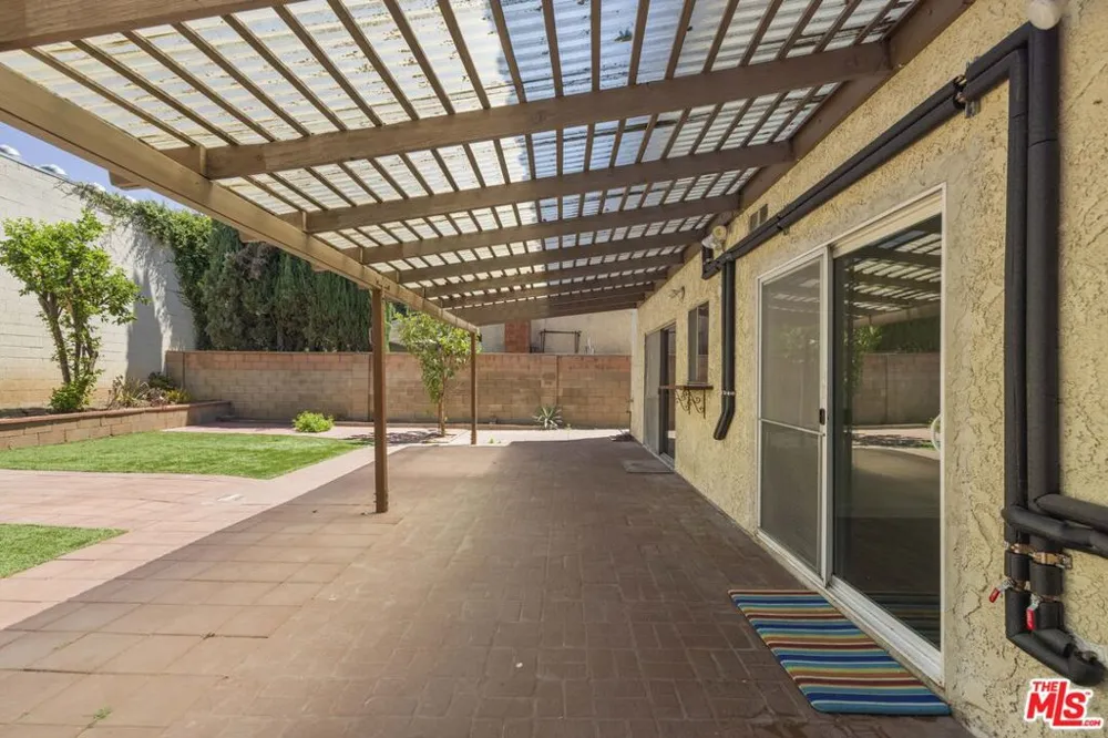 6741 Buffalo Avenue Valley Glen, CA 91401