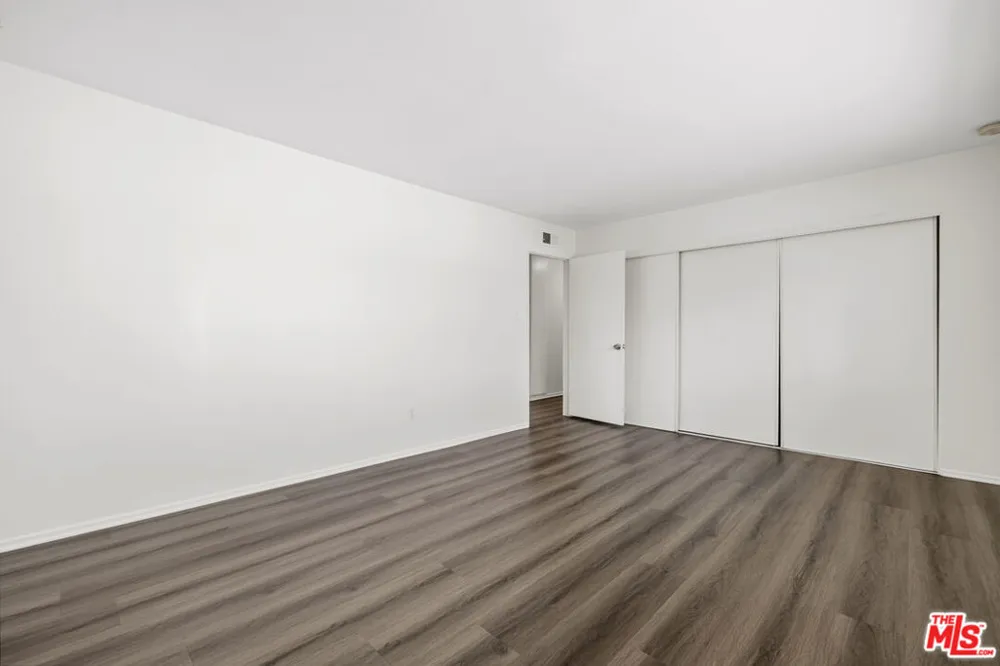 6741 Buffalo Avenue Valley Glen, CA 91401