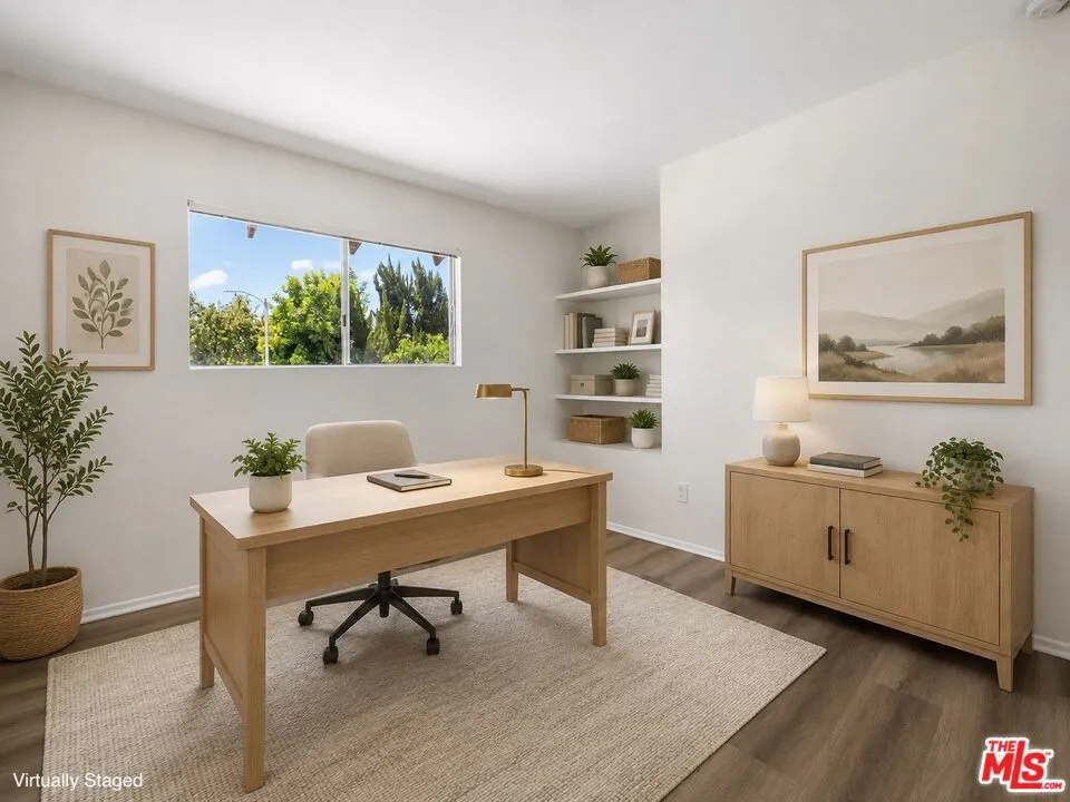 6741 Buffalo Avenue Valley Glen, CA 91401