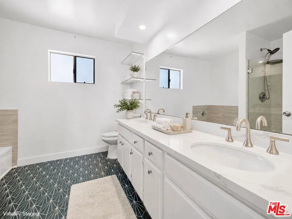 6741 Buffalo Avenue Valley Glen, CA 91401