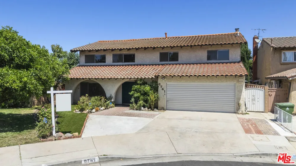6741 Buffalo Avenue Valley Glen, CA 91401