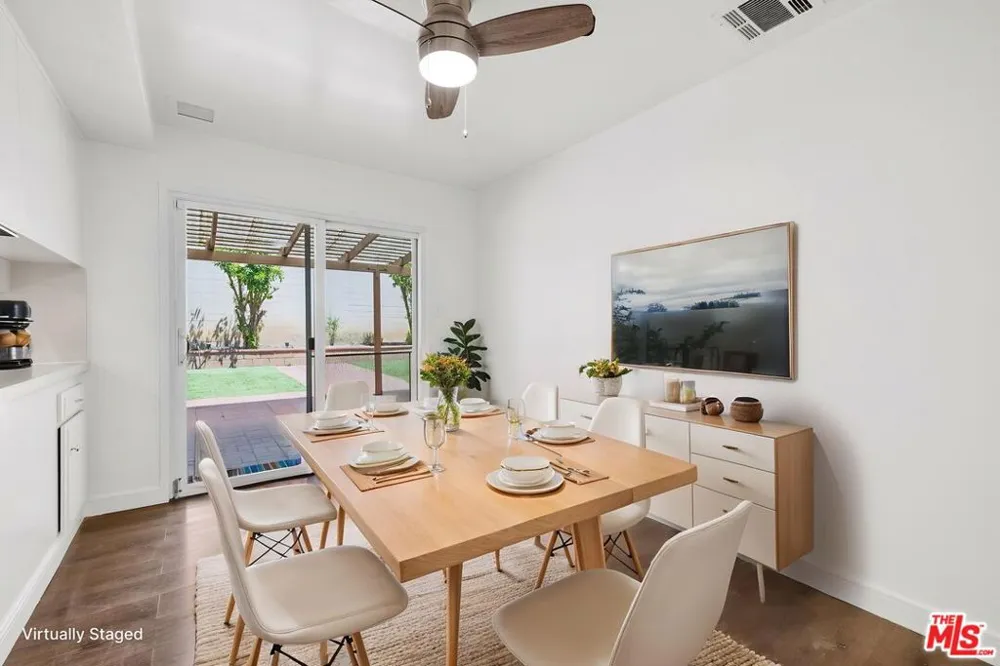 6741 Buffalo Avenue Valley Glen, CA 91401