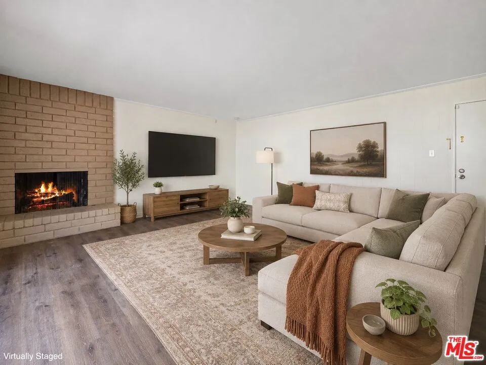 6741 Buffalo Avenue Valley Glen, CA 91401