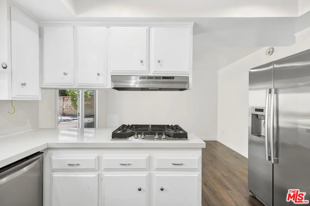 6741 Buffalo Avenue Valley Glen, CA 91401