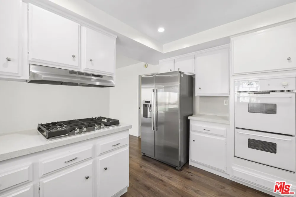 6741 Buffalo Avenue Valley Glen, CA 91401