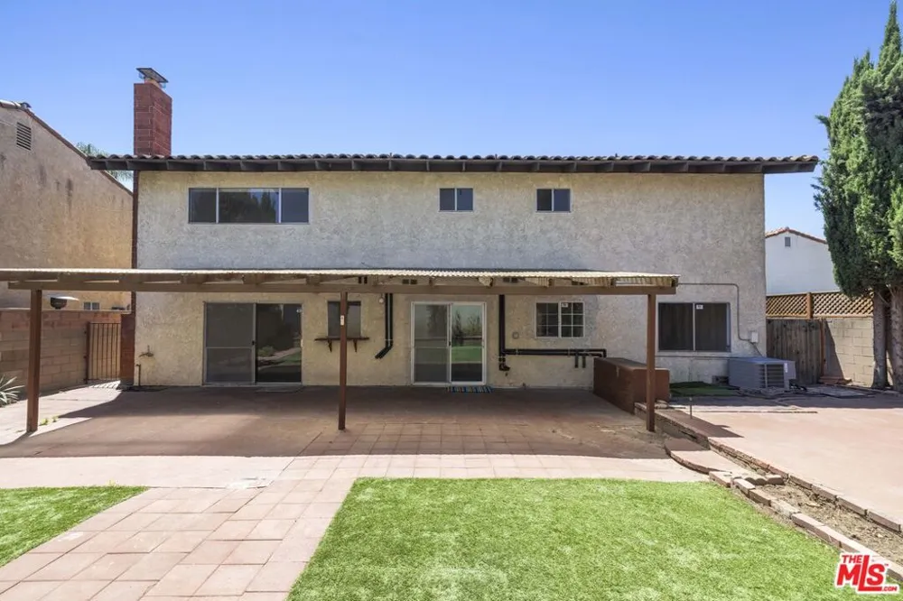 6741 Buffalo Avenue Valley Glen, CA 91401