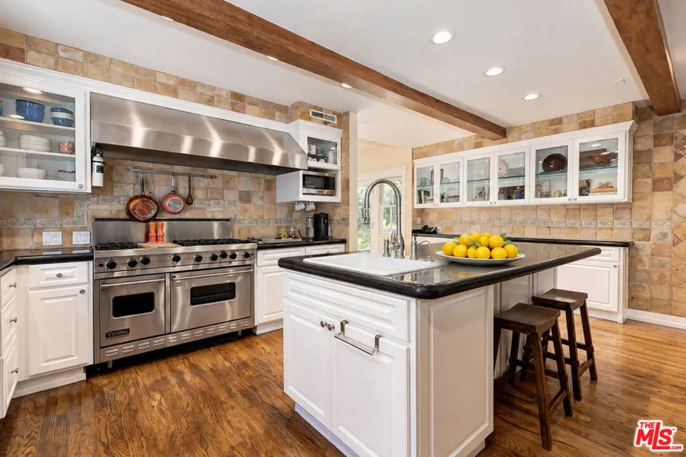 1519 Schuyler Road Los Angeles, CA 90210
