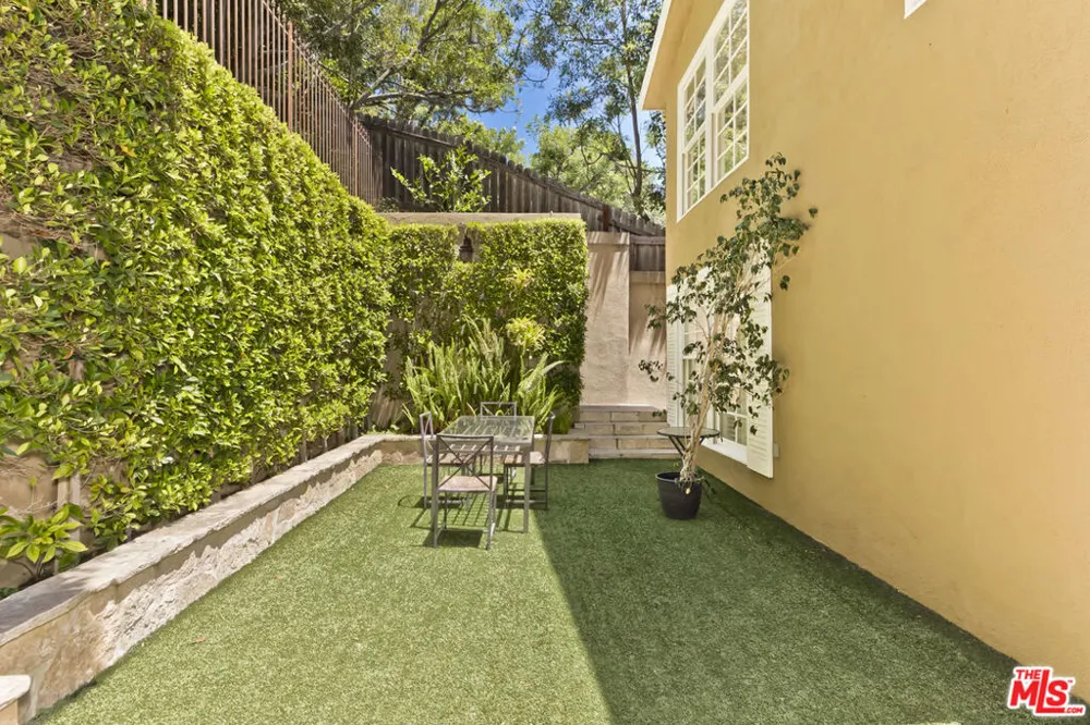 1519 Schuyler Road Los Angeles, CA 90210