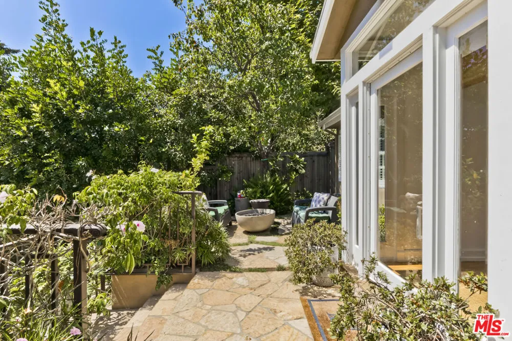 1519 Schuyler Road Los Angeles, CA 90210