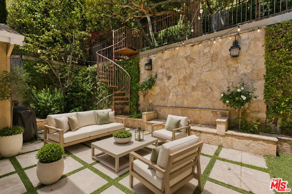 1519 Schuyler Road Los Angeles, CA 90210