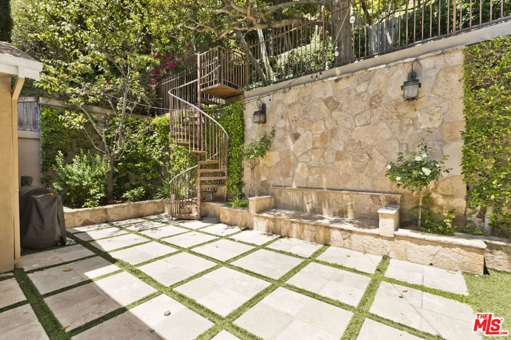 1519 Schuyler Road Los Angeles, CA 90210