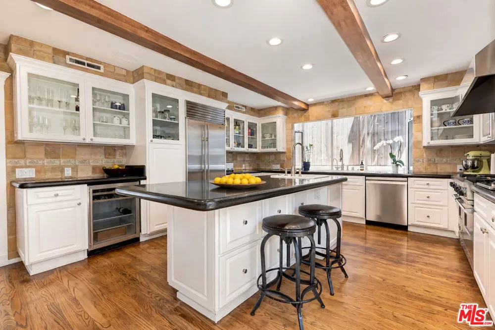 1519 Schuyler Road Los Angeles, CA 90210