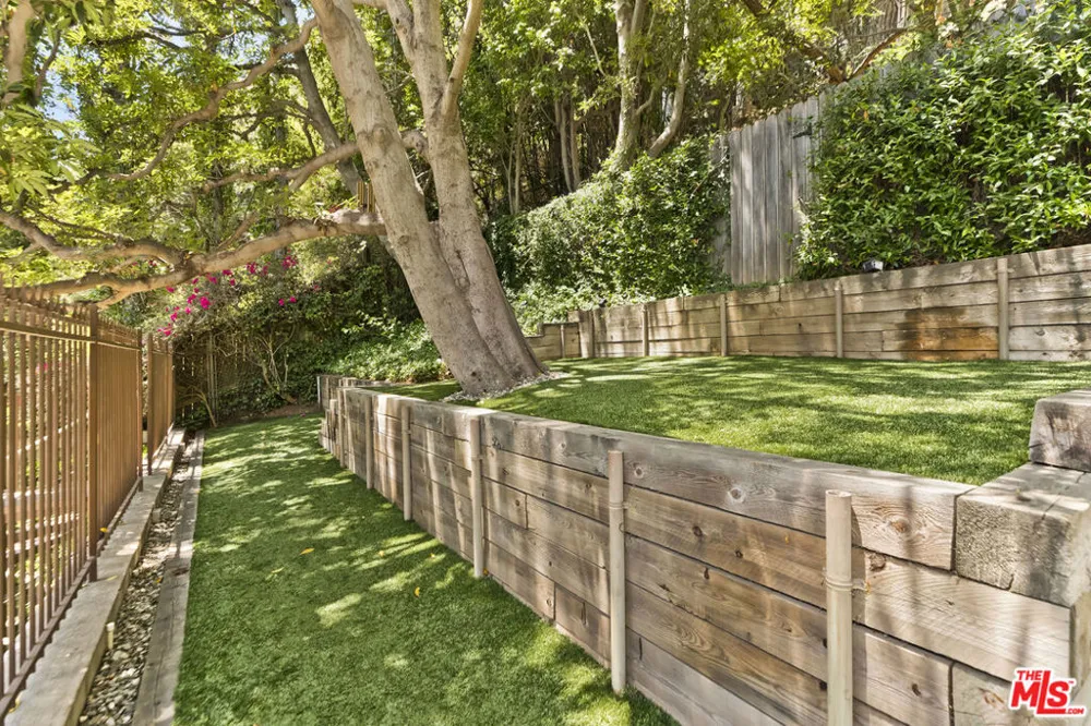1519 Schuyler Road Los Angeles, CA 90210