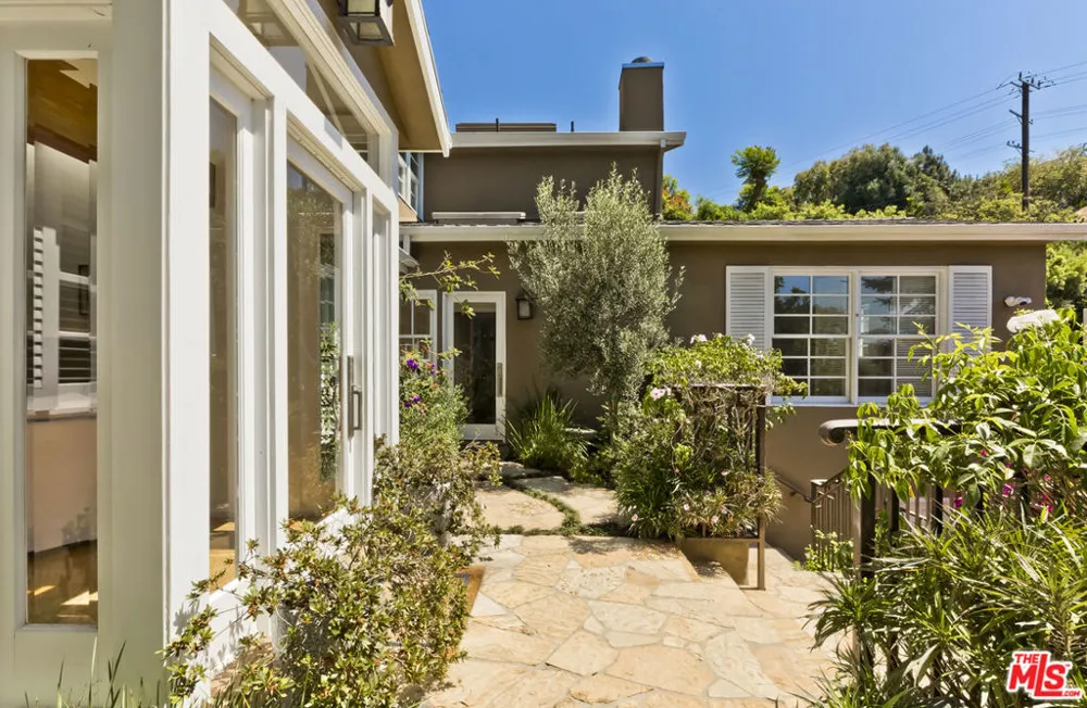 1519 Schuyler Road Los Angeles, CA 90210