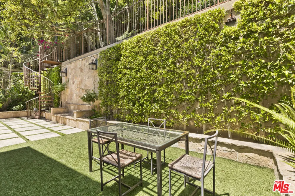 1519 Schuyler Road Los Angeles, CA 90210