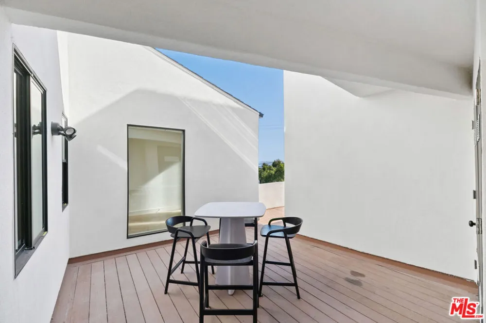 2688 Rambla Pacifico Street Malibu, CA 90265
