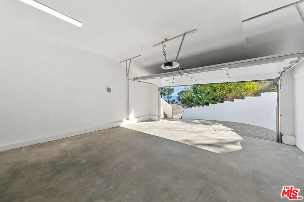 2688 Rambla Pacifico Street Malibu, CA 90265