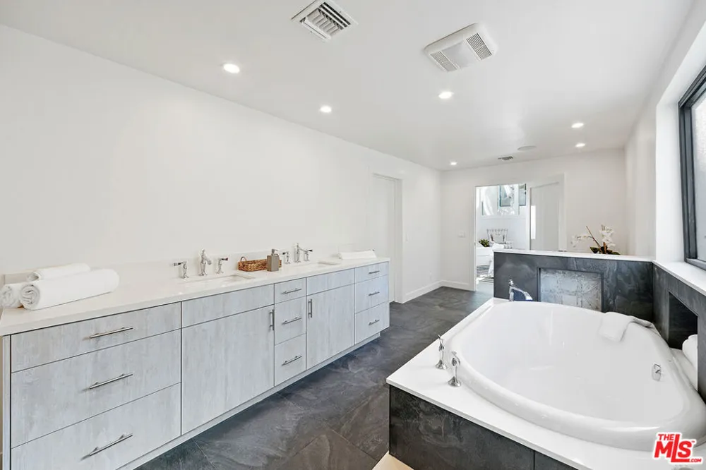 2688 Rambla Pacifico Street Malibu, CA 90265