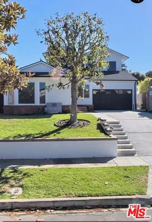 664 Radcliffe Avenue Los Angeles, CA 90272