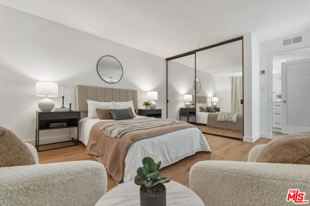 5403 Newcastle Avenue #19 Encino, CA 91316