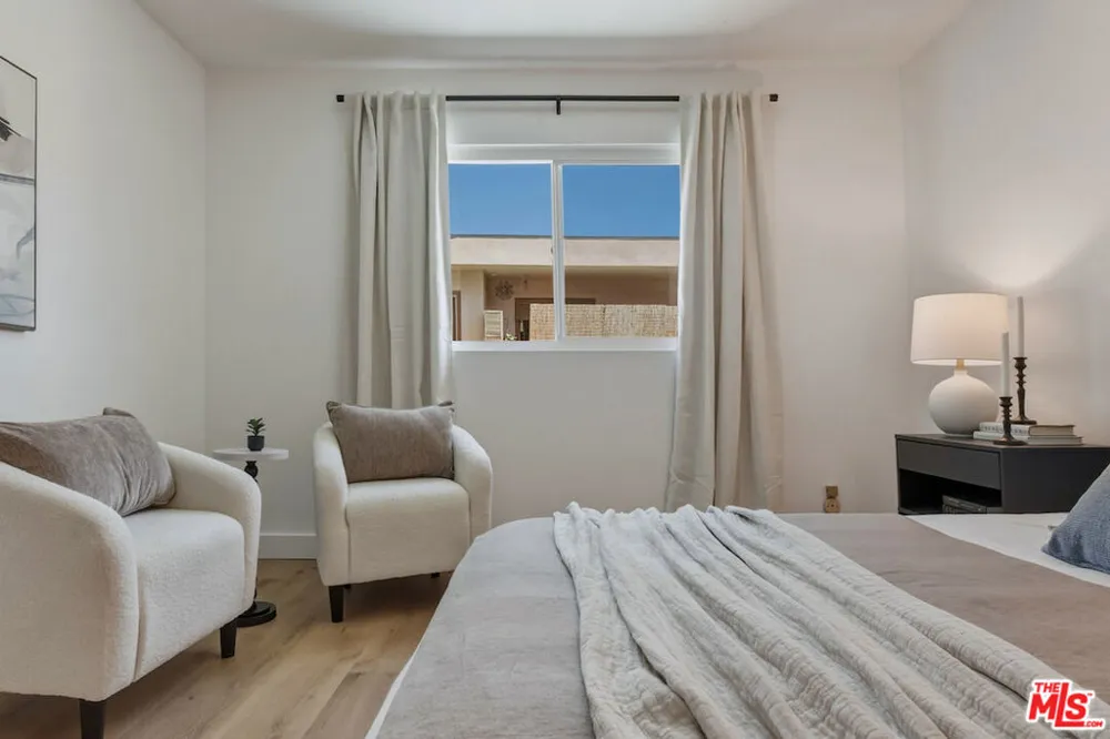 5403 Newcastle Avenue #19 Encino, CA 91316
