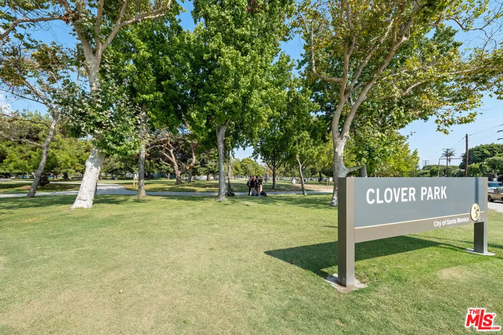 2337 Oak Street #2 Santa Monica, CA 90405
