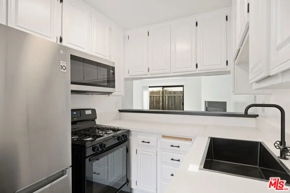 2337 Oak Street #2 Santa Monica, CA 90405