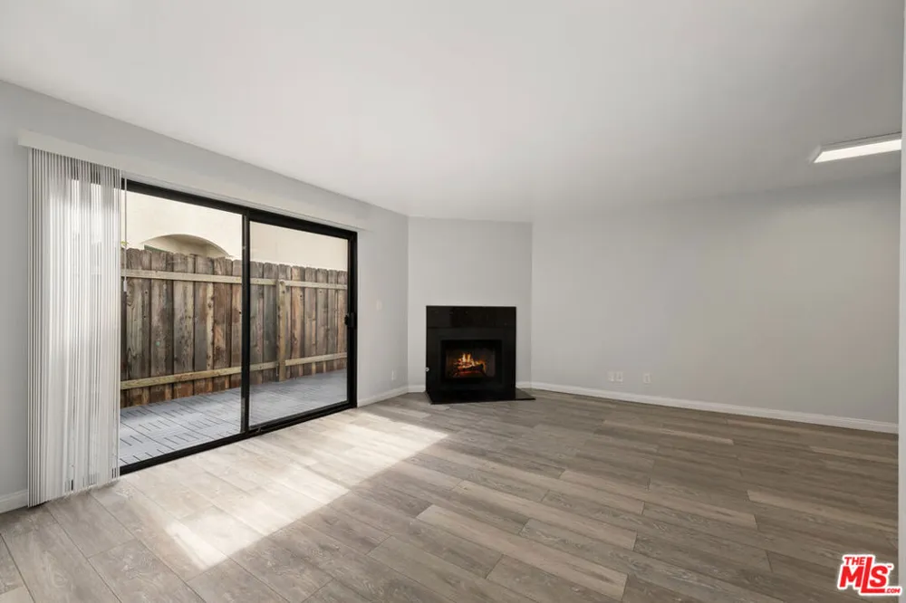 2337 Oak Street #2 Santa Monica, CA 90405