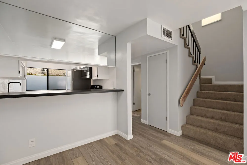 2337 Oak Street #2 Santa Monica, CA 90405