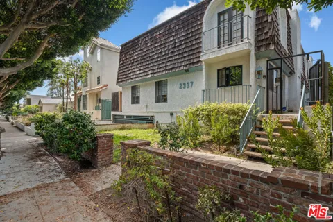 2337 Oak Street #2
