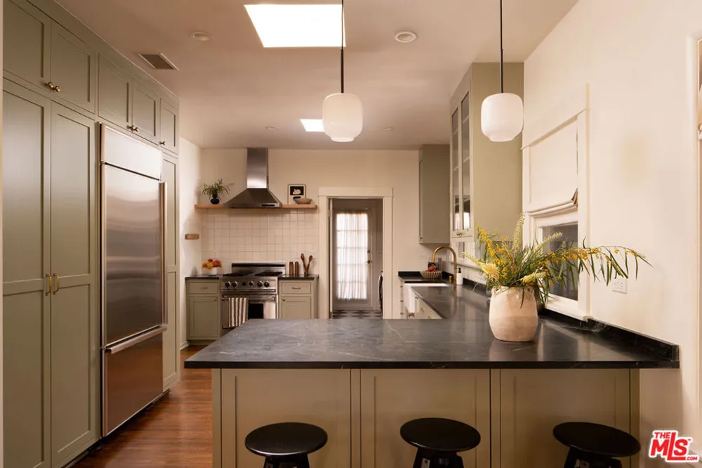 804 Westmount Drive West Hollywood, CA 90069