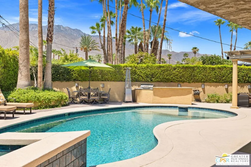 2295 E Park Drive Palm Springs, CA 92262