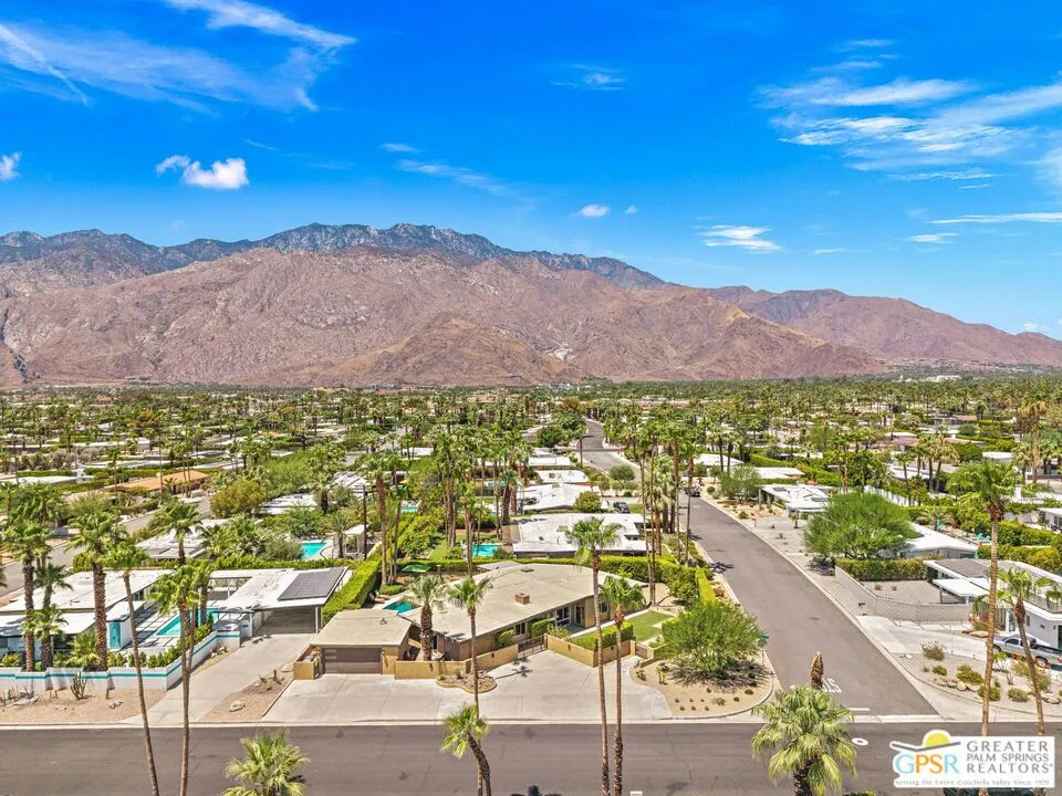 2295 E Park Drive Palm Springs, CA 92262