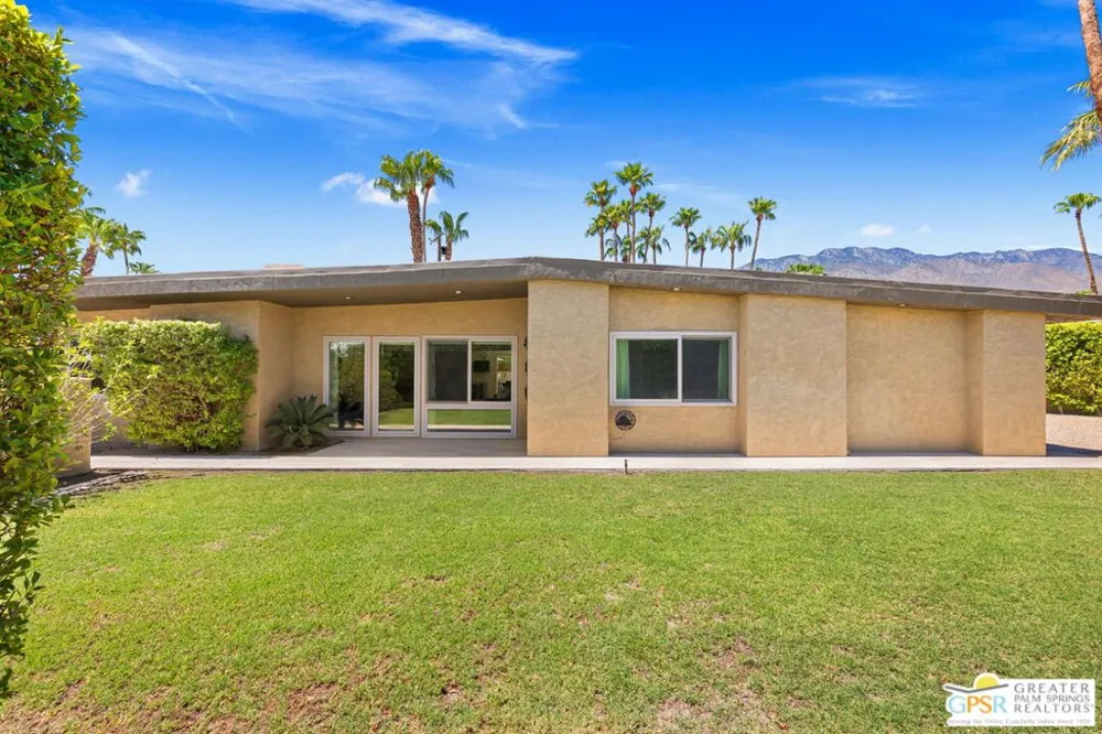 2295 E Park Drive Palm Springs, CA 92262