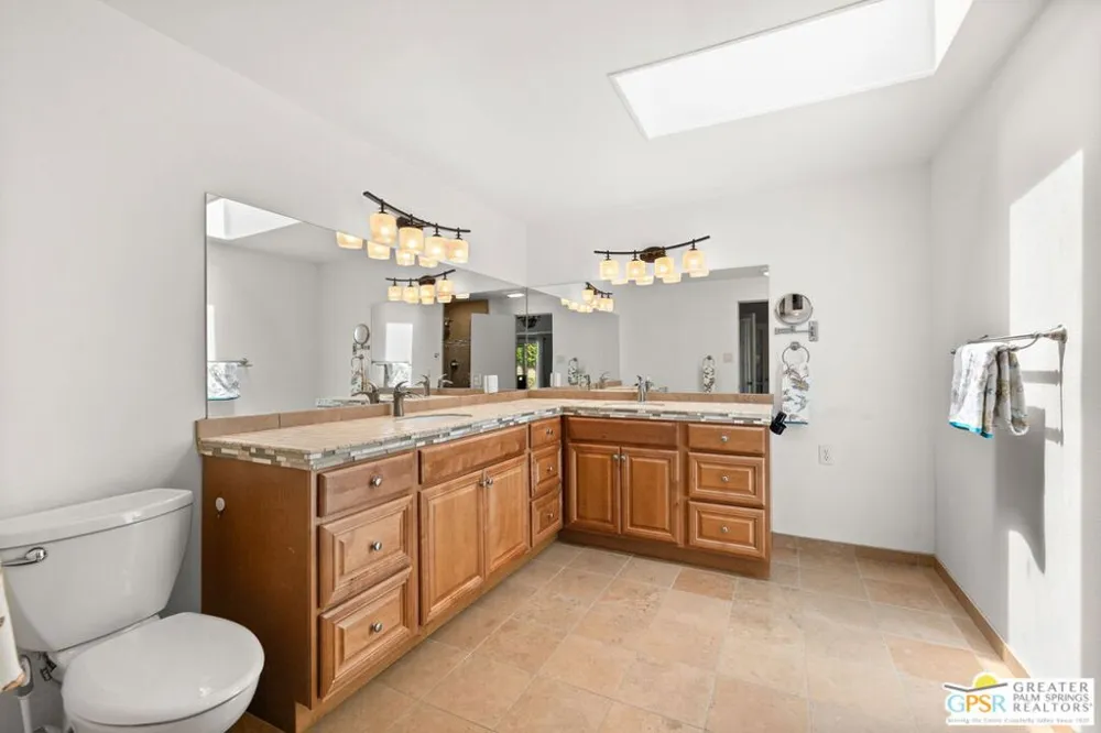 2295 E Park Drive Palm Springs, CA 92262