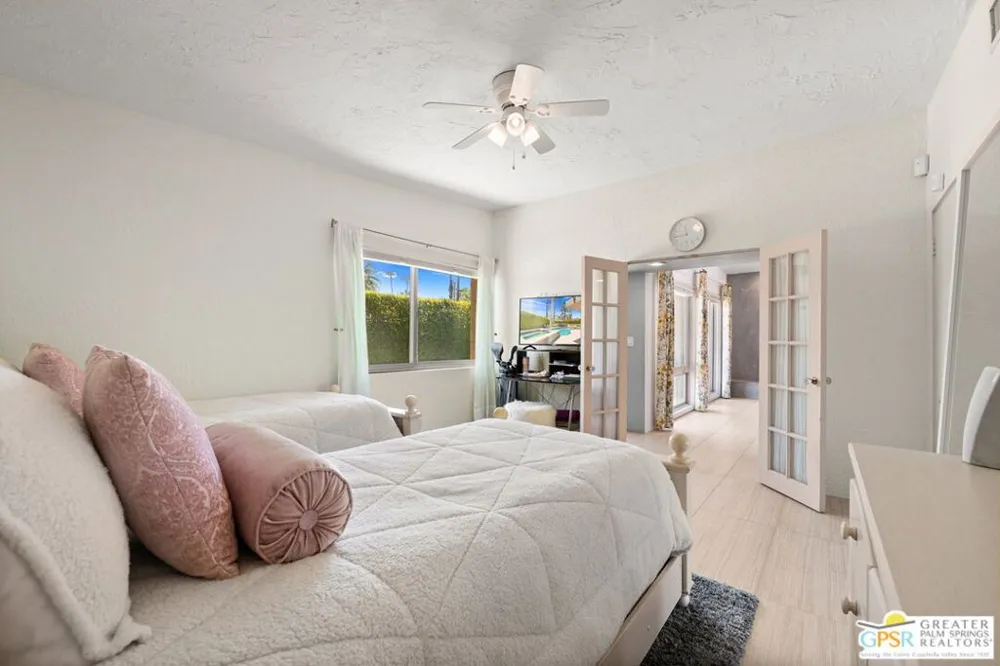2295 E Park Drive Palm Springs, CA 92262