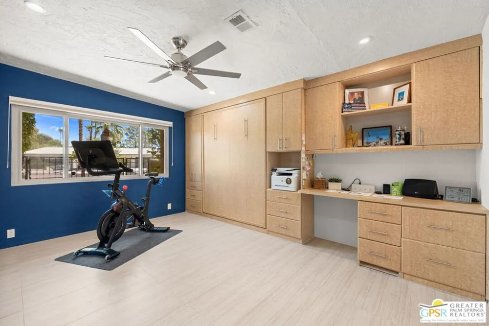 2295 E Park Drive Palm Springs, CA 92262