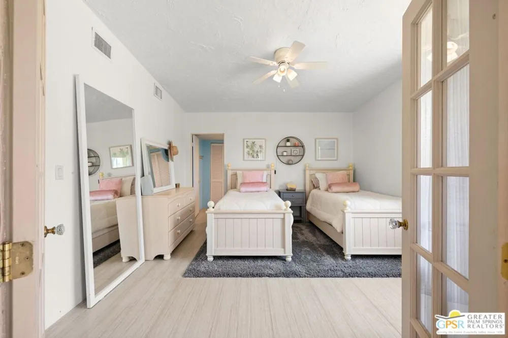 2295 E Park Drive Palm Springs, CA 92262