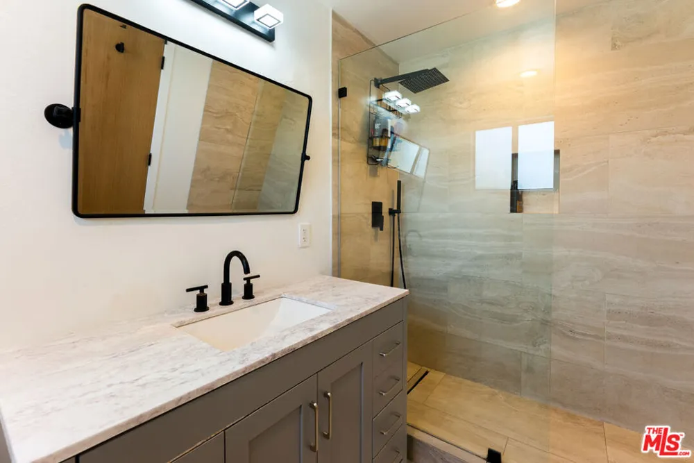 1823 20th Street #103 Santa Monica, CA 90404