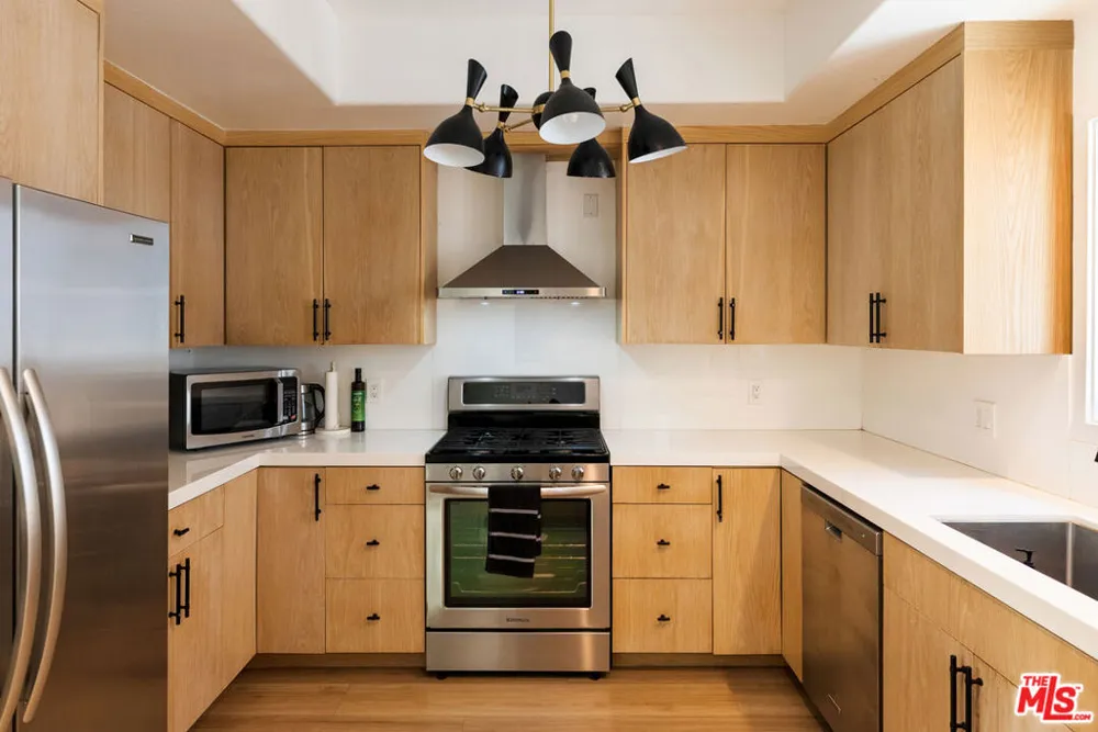 1823 20th Street #103 Santa Monica, CA 90404