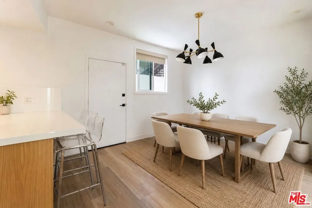 1823 20th Street #103 Santa Monica, CA 90404