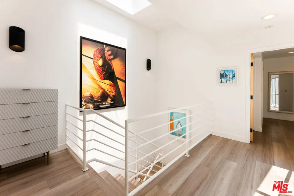 1823 20th Street #103 Santa Monica, CA 90404