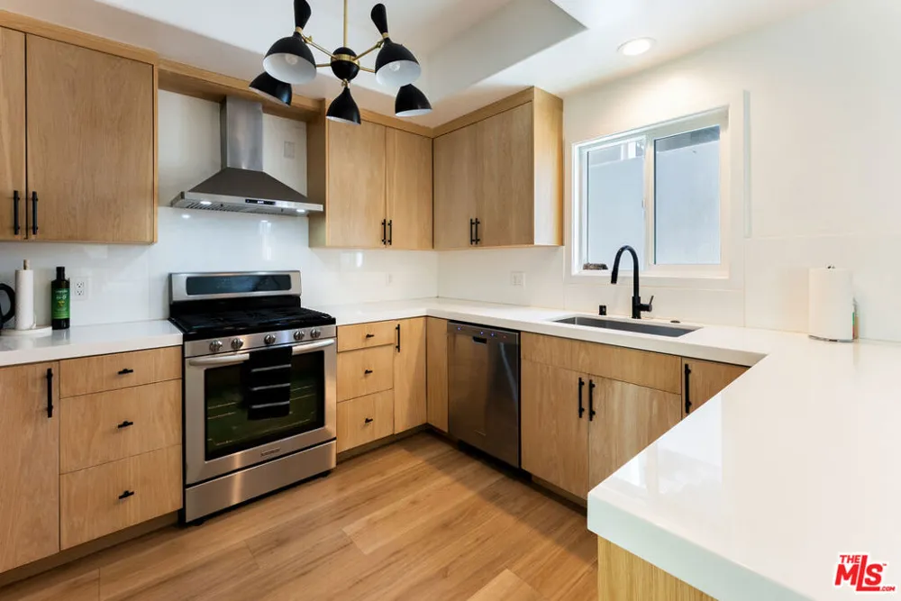 1823 20th Street #103 Santa Monica, CA 90404