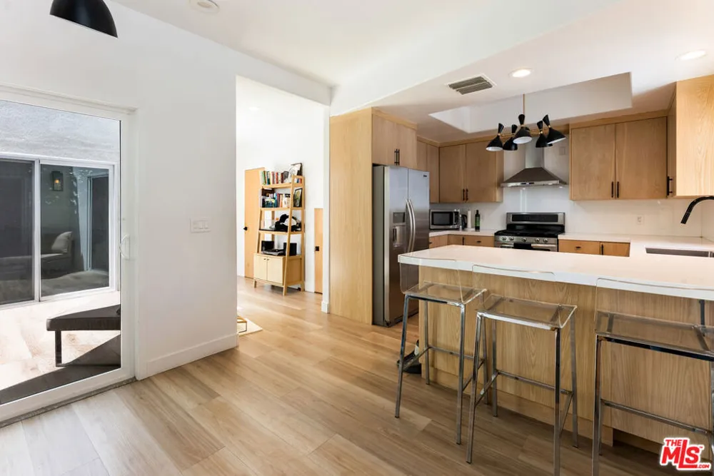1823 20th Street #103 Santa Monica, CA 90404