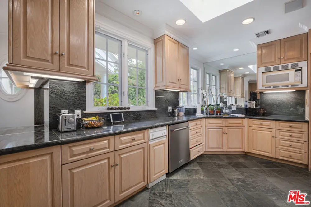1201 Loma Vista Drive Beverly Hills, CA 90210