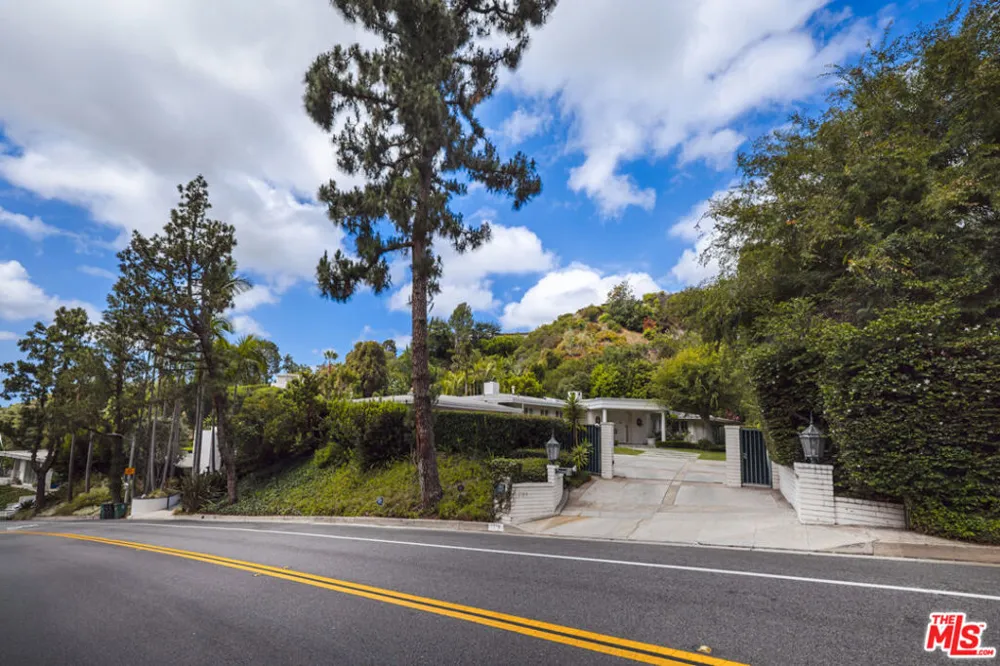 1201 Loma Vista Drive Beverly Hills, CA 90210